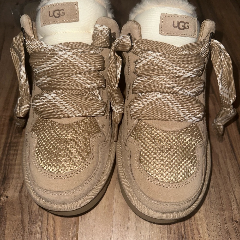 UGG Lowmel Sneakers Women’s 8 NEW